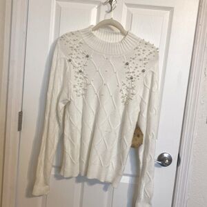 WHITE SWEATER NWT
